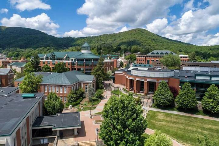 Meadowbrook Inn