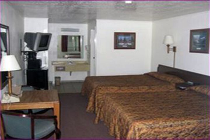 Budget Host Inn