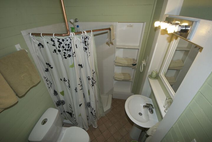 Room 6 of 35