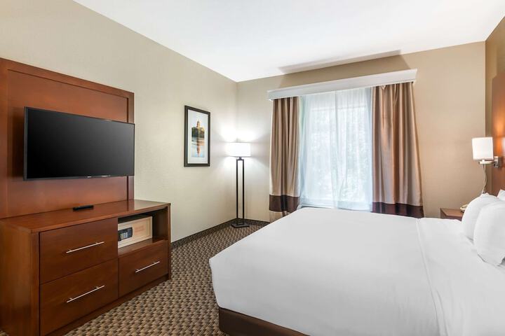 Room 70 of 78