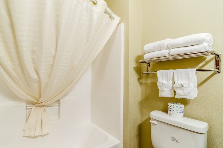 Room 12 of 37