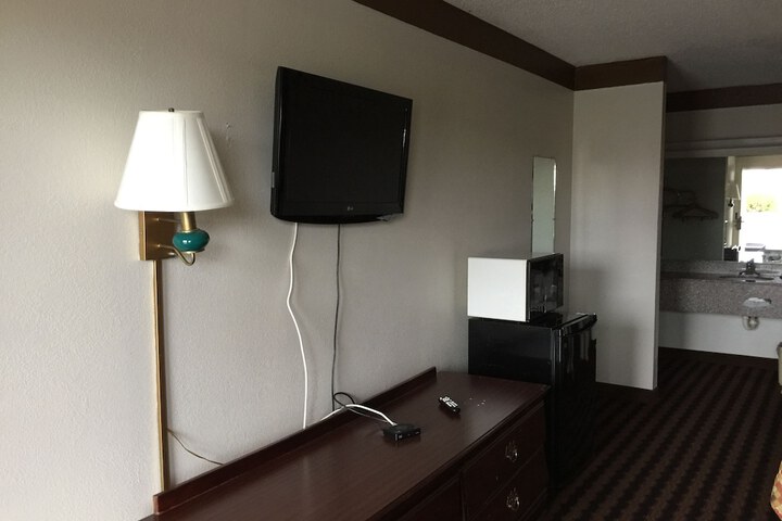Room 28 of 36