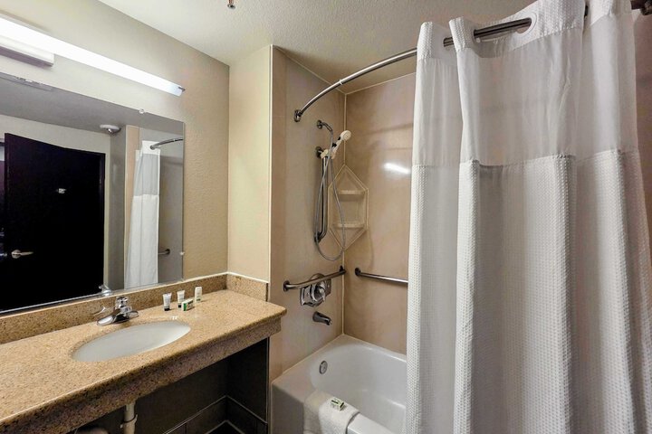 Ramada by Wyndham Tukwila Southcenter