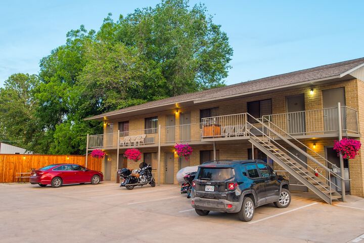 Hotel 5 of 73