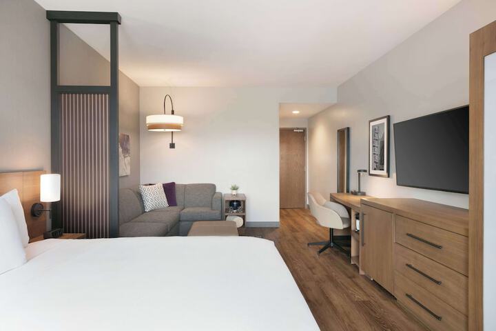 Room 18 of 51