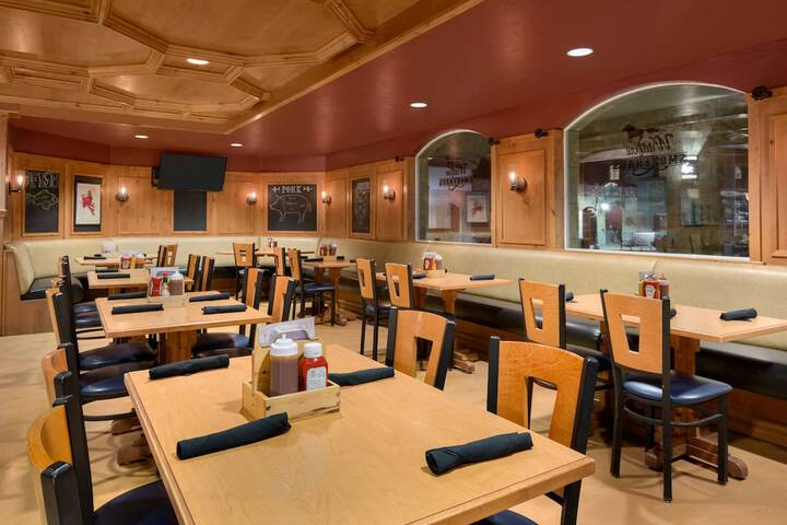 Dining 108 of 127