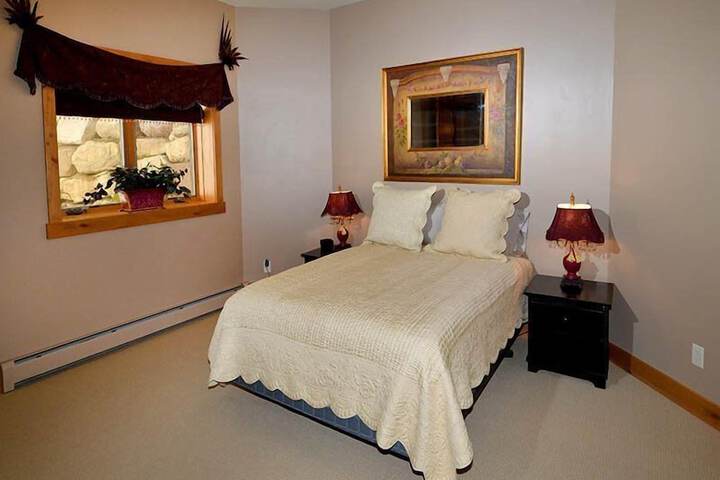 Room 21 of 27