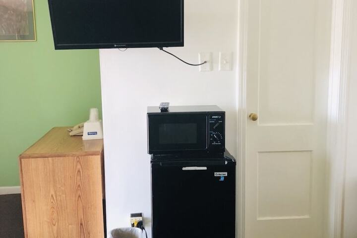 Room 11 of 14