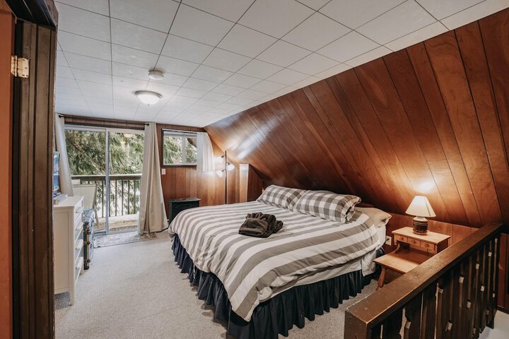 Mt Baker Rim Cabin 63 - a Traditional ski Chalet Pet Friendly Free Wi-fi