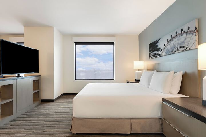 Room 14 of 37