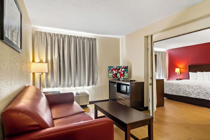 Room 28 of 40