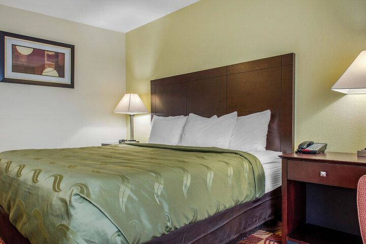 Room 35 of 47