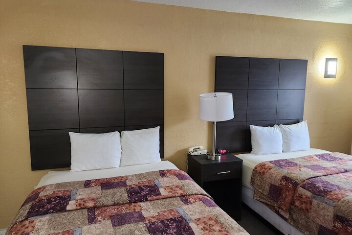 Room 12 of 16