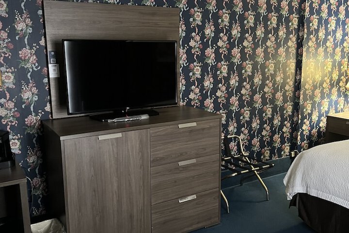 Room 13 of 53