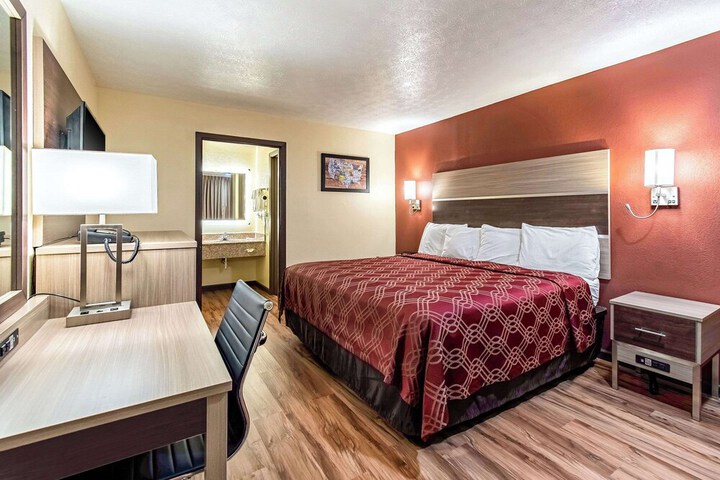 Room 17 of 25