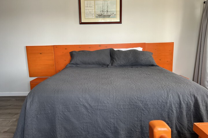 Room 82 of 93