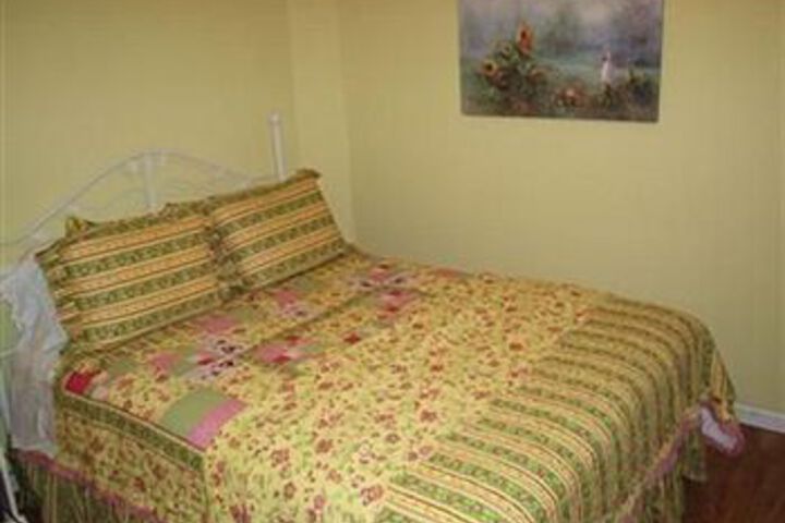Jeni Js Gifts and Guest Houses