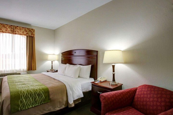Room 9 of 33