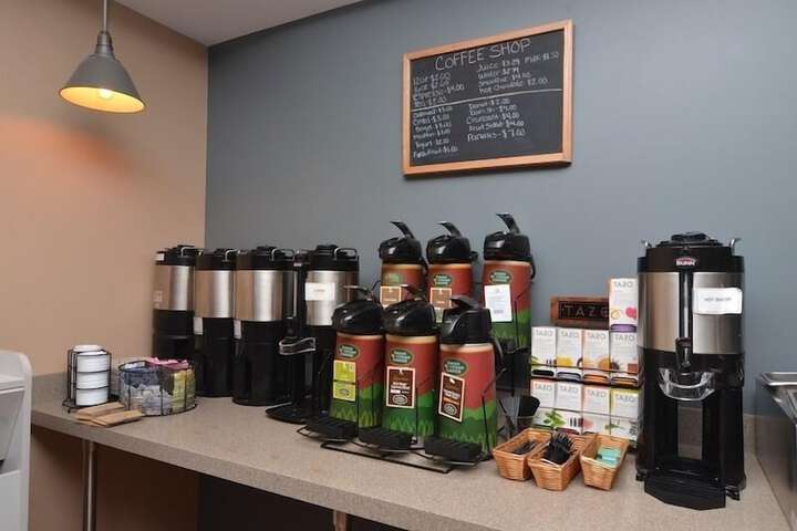 Breakfast/Coffee Service 83 of 98