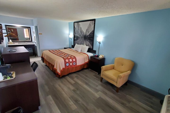 Room 29 of 40