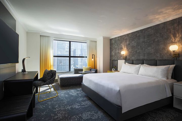 Room 32 of 99