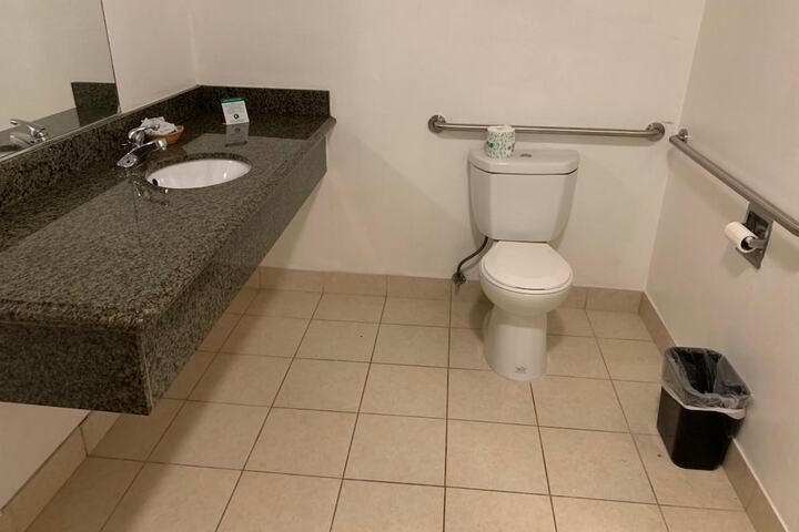 Room 10 of 22