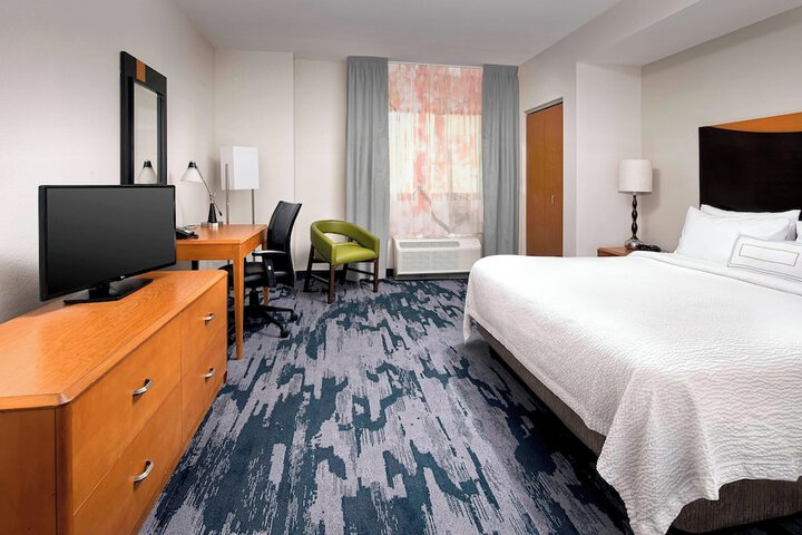 Room 13 of 26