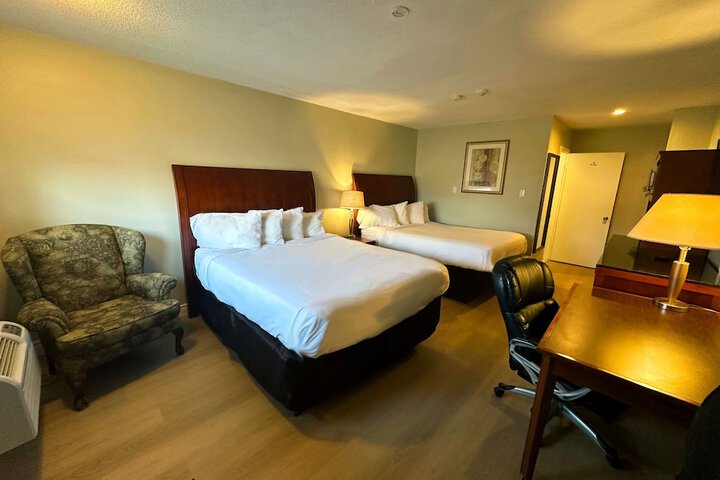 Riviera Inn and Suites 1000 Islands