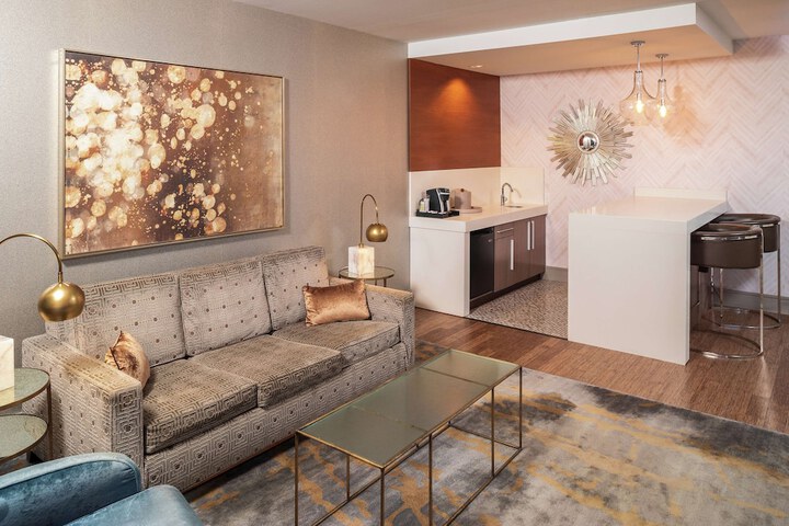 Room 13 of 60