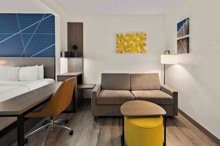 Room 26 of 42