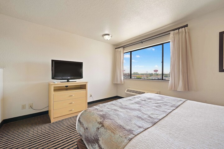 Room 32 of 49
