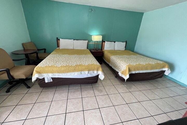 Room 5 of 13