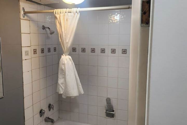 Room 46 of 65
