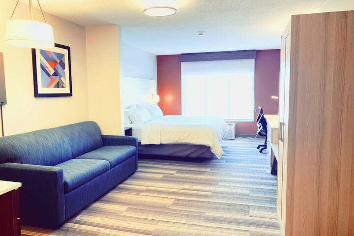 Room 16 of 64