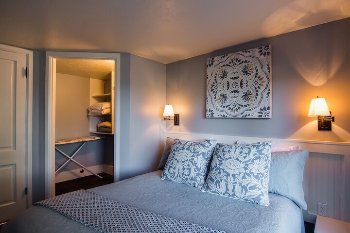 Room 9 of 144