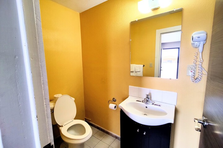 Room 11 of 24