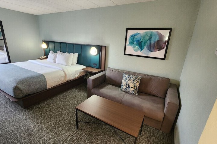 Wingate by Wyndham Cranberry