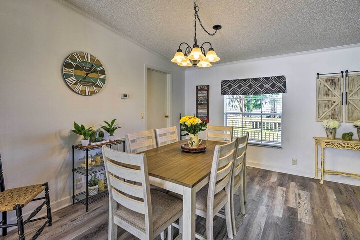 2 Living Rooms: Crescent City Home