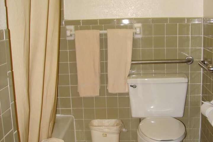 Room 12 of 21