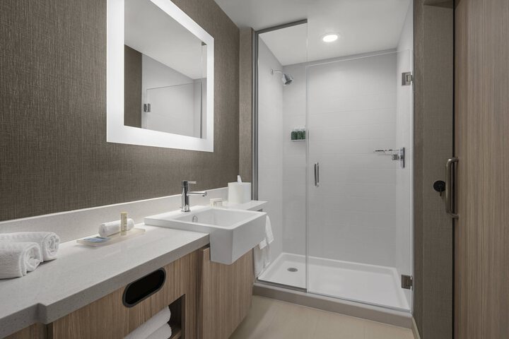 Room 21 of 27