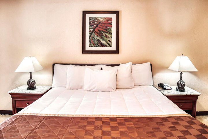 Room 8 of 37