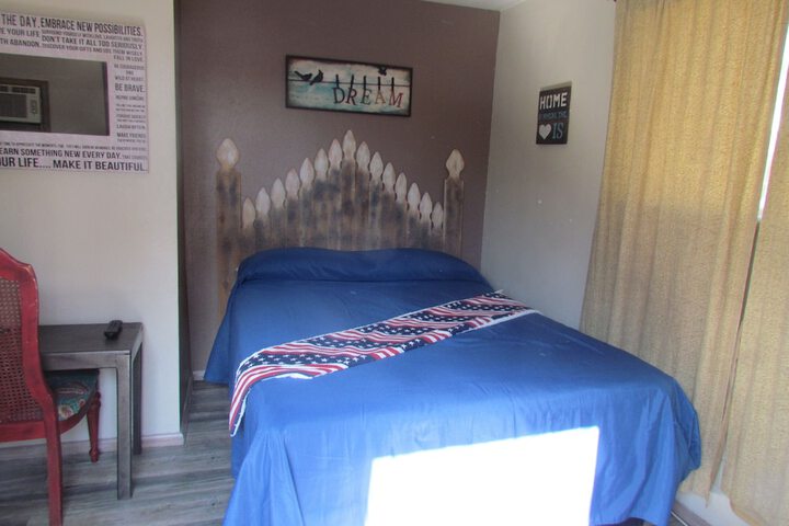 Room 27 of 47