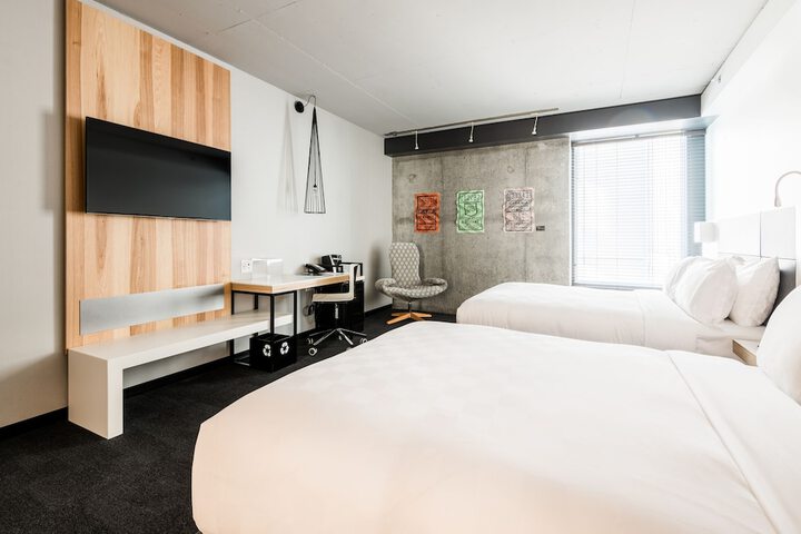 Room 12 of 39