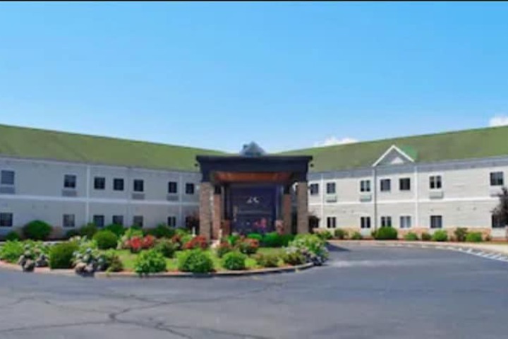 Quality Inn & Suites Middletown - Newport