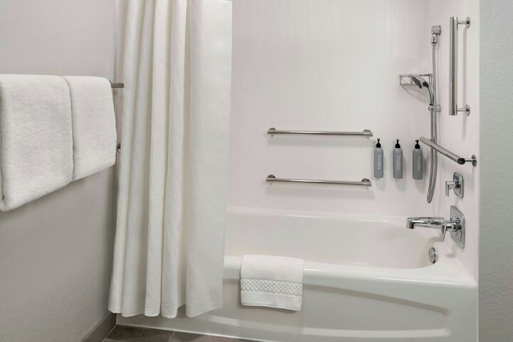 Courtyard by Marriott Cincinnati-Covington