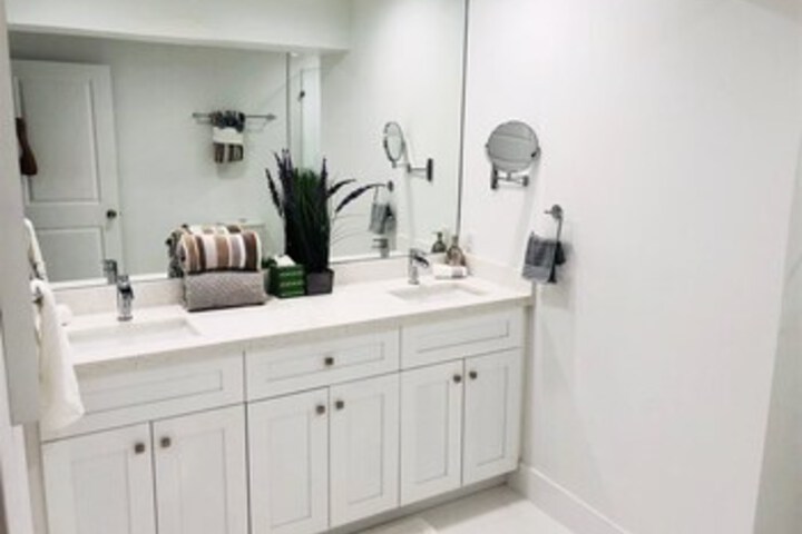 Luxe Miami Shores Home With Pool & BBQ