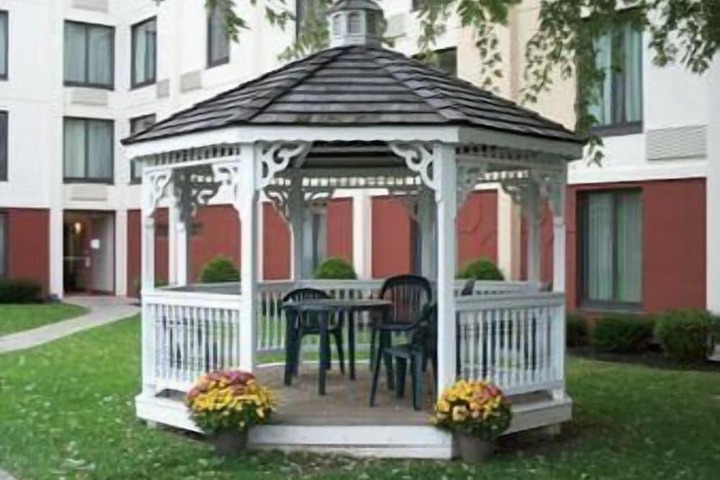 Ramada by Wyndham Watertown / Thousand Islands NY