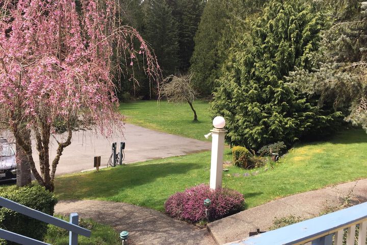 Alexanders Lodge
