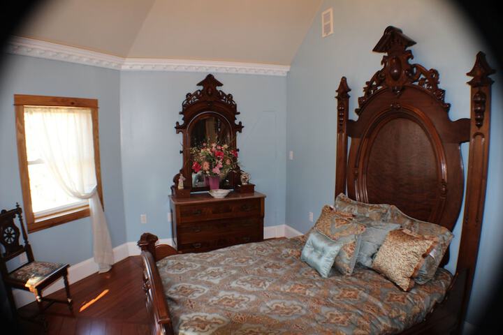 Room 44 of 66
