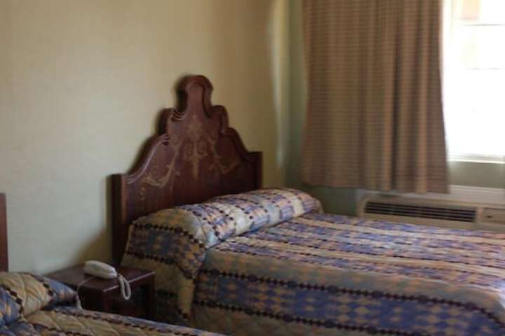 Room 12 of 37